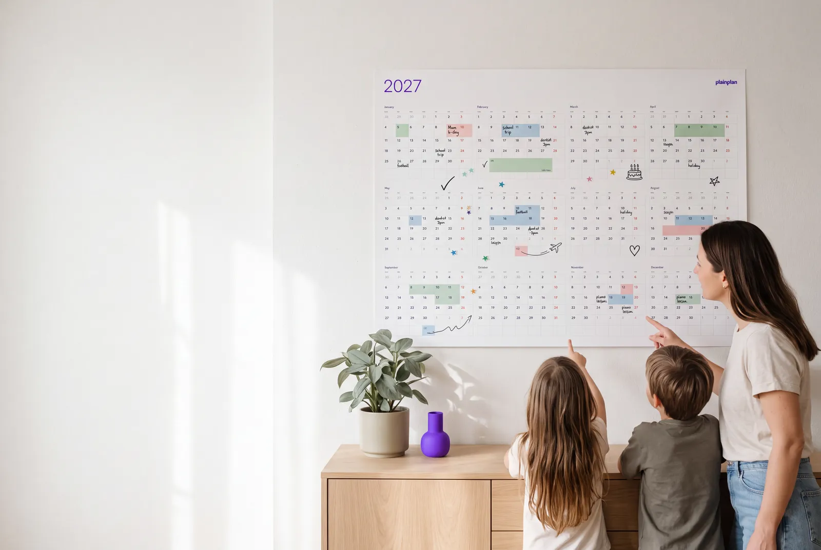 plainplan 2027 Square grid on a living room wall